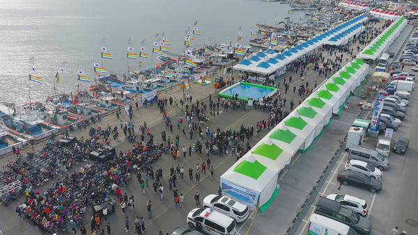 2024 죽변항 수산물축제장 전경